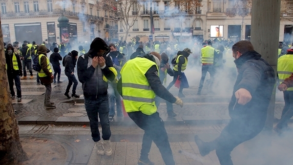 France plans crackdown on unauthorised protests
