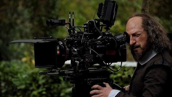 Branagh behind the camera. Branagh behind the camera.