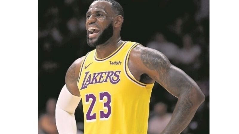 Different jersey, same old LeBron as James starts new chapter Different jersey, same old LeBron as James starts new chapter