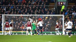 Five-star Everton get back to winning ways