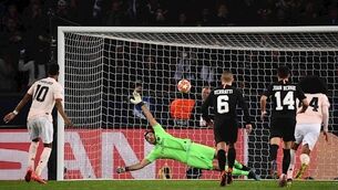 Rashford holds nerve as United stun PSG