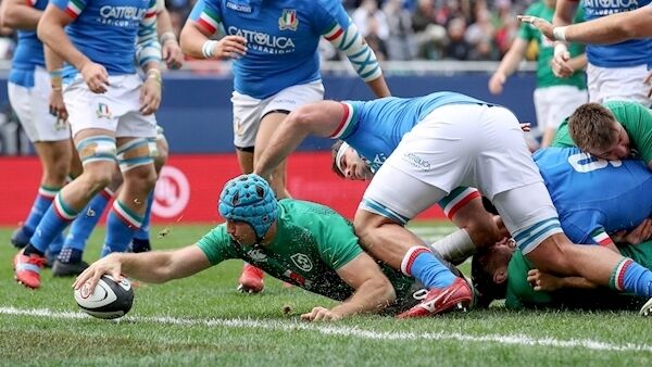Tadhg Beirne score his first of two tries. Pic: INPHO/Dan Sheridan