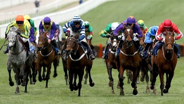 William Henry ridden by jockey Nico de Boinville (centre) wins the Coral Cup Handicap Hurdle during Ladies Day of the 2019 Cheltenham Festival at Cheltenham Racecourse. (Paul Harding/PA Wire)
