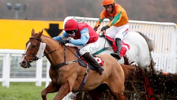 Man Of Plenty and Sean Houlihan winning The Jumeirah Hotels And Resorts December Handicap Hurdle at Sandown. Photo: Healy Racing. Man Of Plenty and Sean Houlihan winning The Jumeirah Hotels And Resorts December Handicap Hurdle at Sandown. Photo: Healy Racing.
