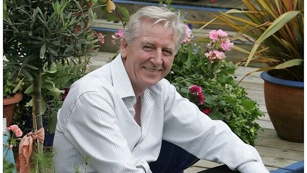 Owen Connolly: Men and women communicate differently.