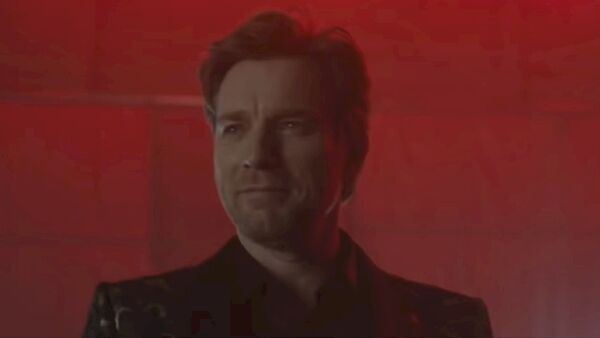 Ewan McGregor as Black Mask. Credit: Youtube/ WarnerBros. Ewan McGregor as Black Mask. Credit: Youtube/ WarnerBros.