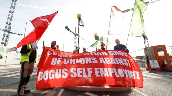 Construction workers protest against 'bogus' self-employment