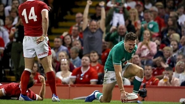 Jacob Stockdale celebrates scoring a second try. Photo: INPHO/Dan Sheridan Jacob Stockdale celebrates scoring a second try. Photo: INPHO/Dan Sheridan