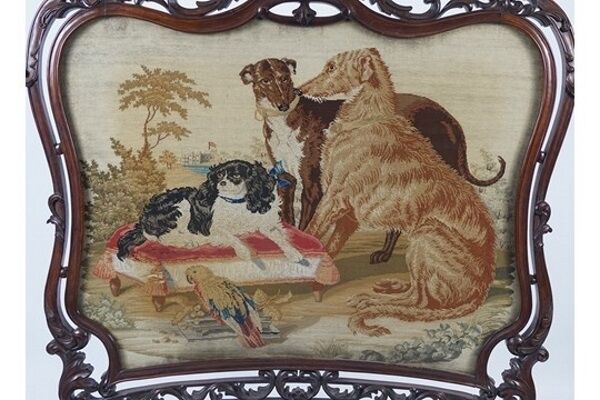 A large 19th-century tapestry from Malahide Castle (€400-€600) A large 19th-century tapestry from Malahide Castle (€400-€600)