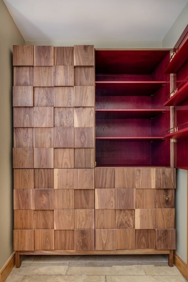 Walnut unit