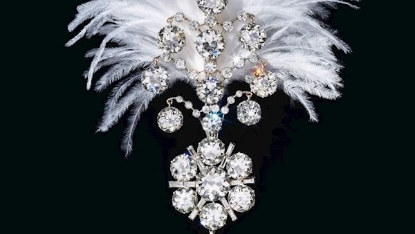 A diamond turban ornament, from India, 1907. The weight of the diamonds in this piece is 152.60 carats.