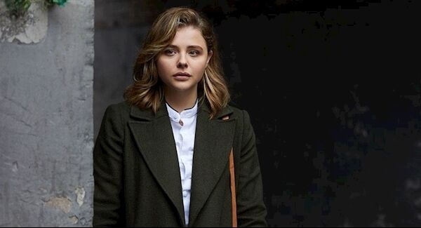 Chloe Moretz on set of Greta.