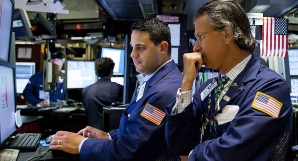 US stocks plunge after employment news