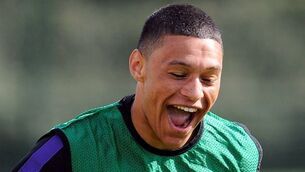 Oxlade-Chamberlain faces fitnes test ahead of United clash