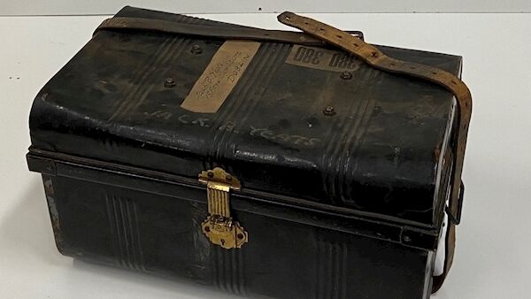 Jack Butler Yeats’ trunk Jack Butler Yeats’ trunk