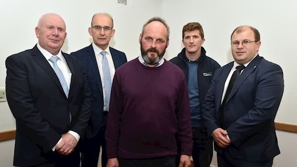 At a recent farmer’s meeting in Mallow, organised by Donal Barrett, (centre), member of the Mallow regional committee of Dairygold Co-op, the guest speakers were, from left, Jackie Cahill, Fianna Fáil ; Dairygold CEO Jim Woulfe; advisor Teagasc John McCarthy; and Macra president James Healy. Picture: Eddie O’Hare