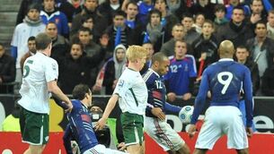 A big hand for the referee  