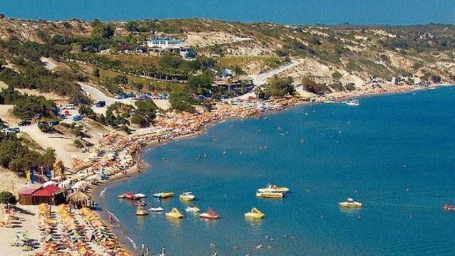 A strangely similar idyll