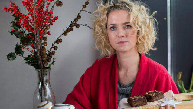 Bake: Delicious recipes with chocolate - the ultimate dessert ingredient