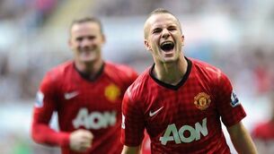 Pardew irked by RVP elbow