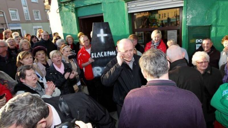 An Post workers heckled at closure An Post workers heckled at closure