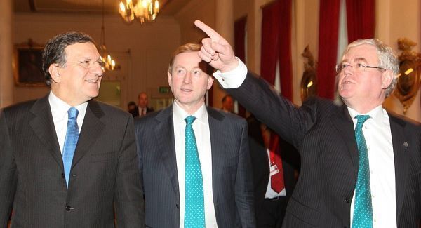TDs want Gilmore to give up foreign affairs