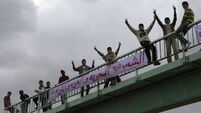 Thousands flee Libya on ferries