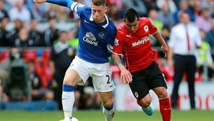 United set to up bid for Fellaini and Baines