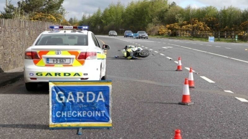 Garda hailed as a hero after being struck by criminals in speeding van Garda hailed as a hero after being struck by criminals in speeding van
