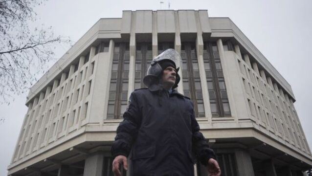Costs potentially huge in Ukrainian power struggle
