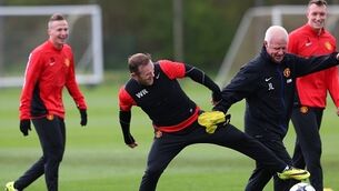 United dare to dream as Bayern show hint of weakness 