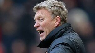 No burial for Moyesy, but no bouquets from the wolves either 