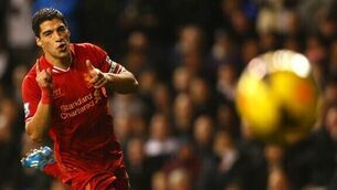 Suarez agrees to stay for £200k a week 