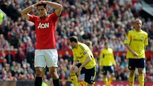 Giggs can&rsquo;t halt United slide
