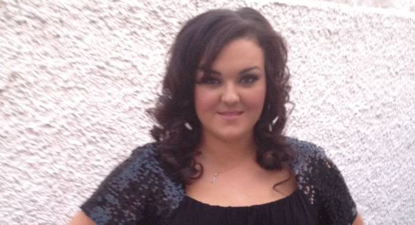 Singer lost sight in eye over bullying