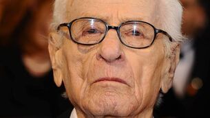 Screen legend Eli Wallach dies at 98