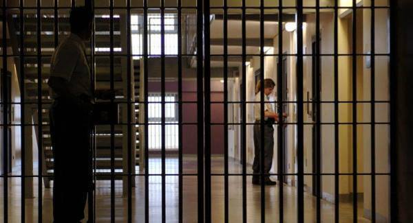 Quirky World... DRUNK WOMAN ARRESTED AFTER MISTAKING JAIL FOR BAR