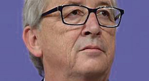 Juncker survives vote of no confidence by parliament