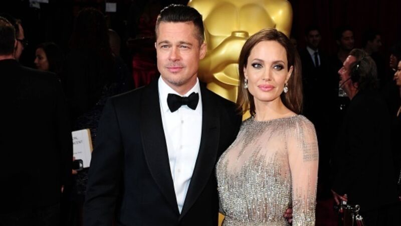 Pitt shows off ring on set after tying knot with Jolie Pitt shows off ring on set after tying knot with Jolie