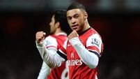Ox says &lsquo;togetherness&rsquo; can get Gunners over the line