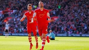 Schneiderlin determined to keep Saints firing 