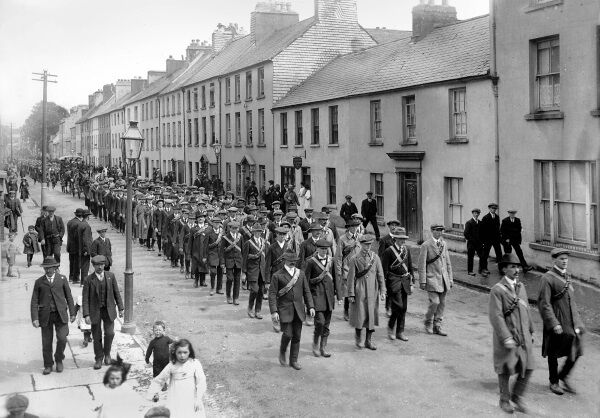 Members of the Irish Volunteers in Kerry, who were to have played a key role in distributing the Aud’s guns, marching through Killarney on Sunday, July 26, 1914 — the same day German guns were successfully landed for the organisation at Howth. Picture: Irish Examiner archive