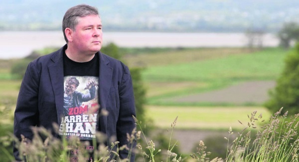 Darren Shan says teenagers are reading as much as ever