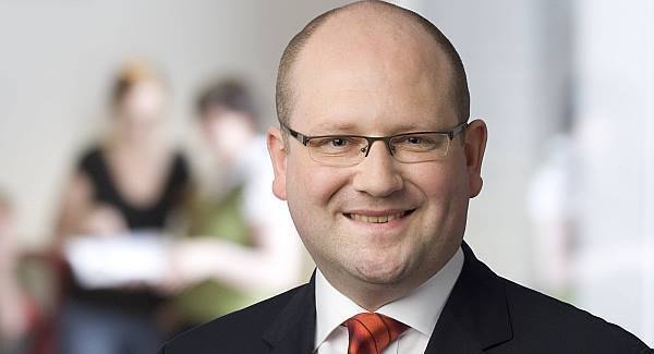 Minimum wage should be increased, says Minister Ged Nash