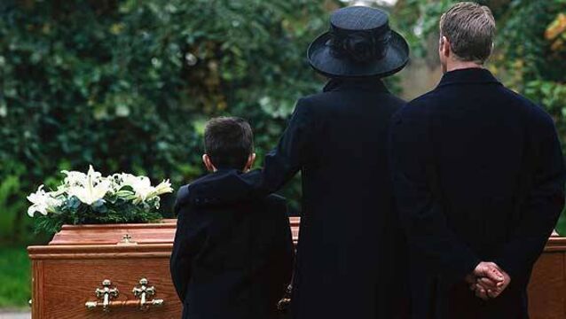 QUIRKY WORLD: Husband in murder charge — after plagiarising eulogy