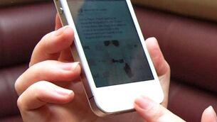 QUIRKY WORLD ... Smashing good mobile lesson for Thai navy cadets