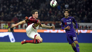 Torres sticks with Milan
