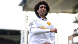Van Gaal puts faith in Fellaini