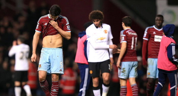 Daley Blind snatches late leveller for Man United at West Ham