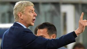 Arsene Wenger tells players &lsquo;finish the job&rsquo;
